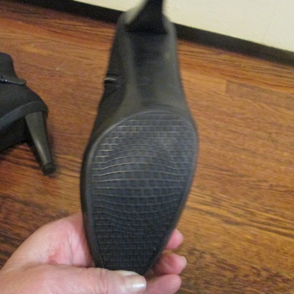 Stuart Weitzman Black Gore Tex Ankle Boots Size 7 High Heel Side Zipper - Picture 8 of 11